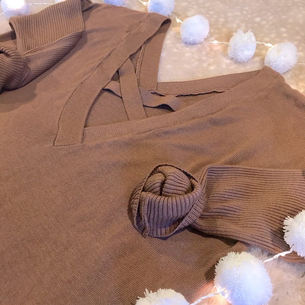 Ribbed sleeve cross-back sweater